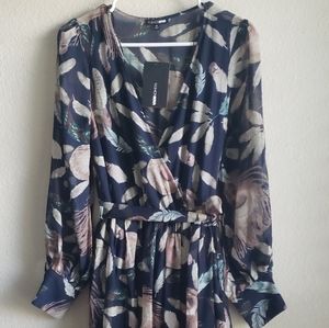 Long Maxi Dress with Deep V Neckline & Waist Tie 💙💜